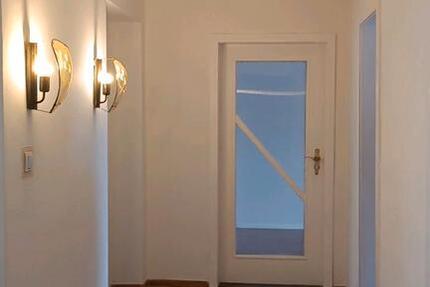 Erdgeschoss: 3-Zimmer-Wohnung mit Parkplatz & Garten 3 zimmer