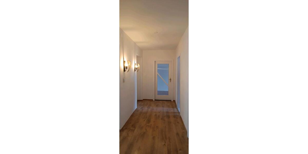 Erdgeschoss: 3-Zimmer-Wohnung mit Parkplatz & Garten 3 zimmer