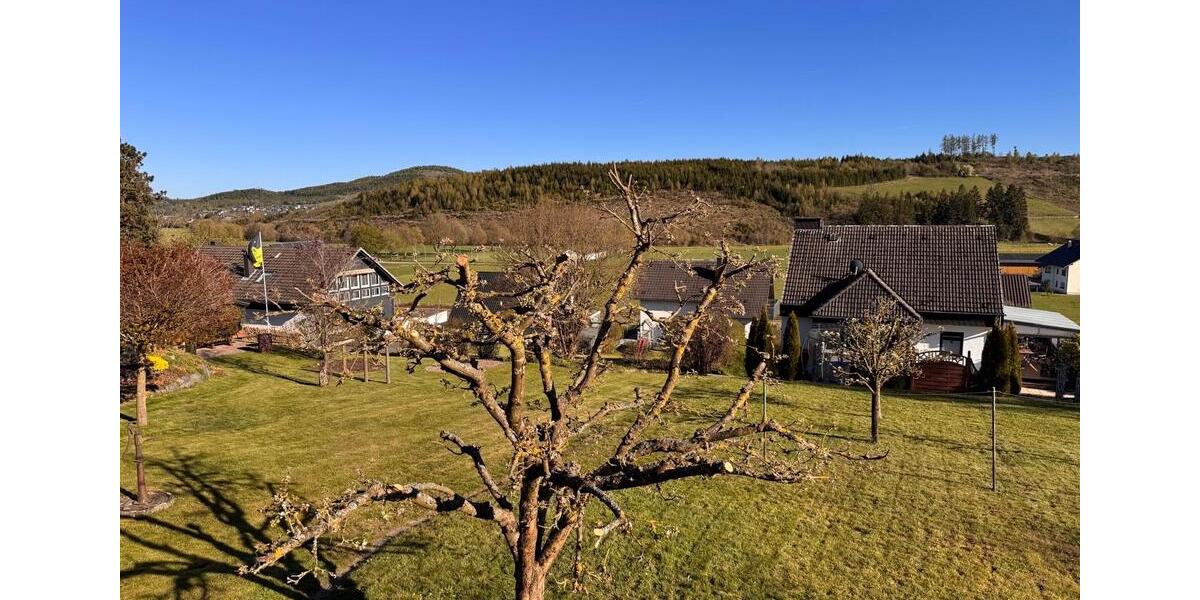 Einfamilienhaus Bad Berleburg - 6 Zimmer, 220 m&sup2;, 270.000&euro; | Angebot:26279605