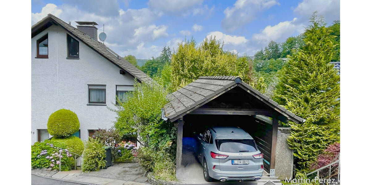 Wunderschöne Doppelhaushälfte mit herrlichem Blick ins grüne Volmetal - familienfreundliche Umgebung 6 zimmer