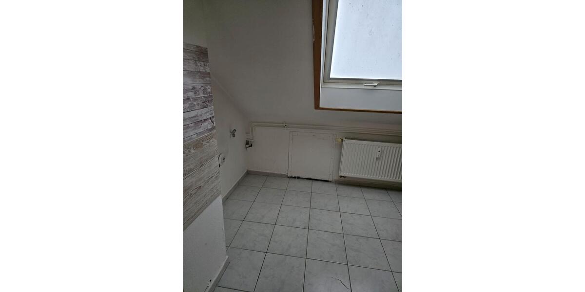 Dachgeschoßwohnung Sachsenheim - 2 Zimmer, 45 m&sup2;, 500&euro; | Angebot:26367588
