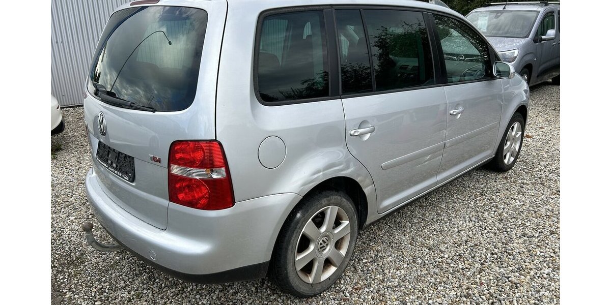 VW Touran 2.0 TDI Highline 7-Sitzer Tempomat AHK 220.000 km 2.000 &euro; Altdorf 84032