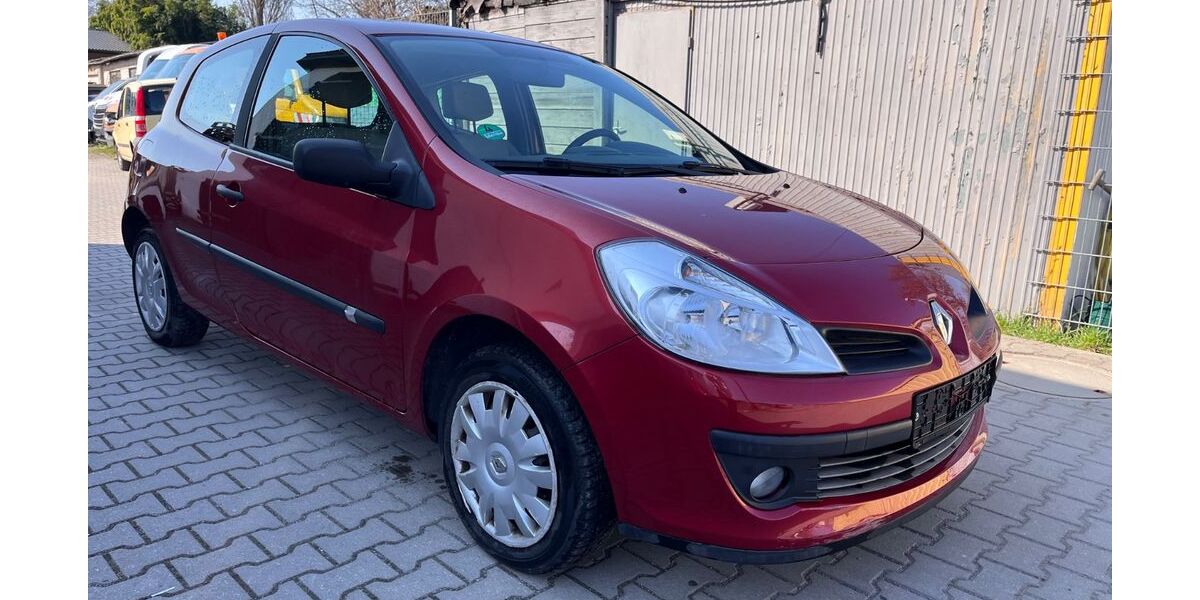 Renault Clio 121.034 km 990 &euro; Berlin 14167