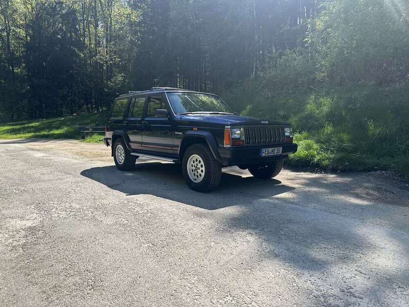 Jeep Cherokee 185.000 km 9.500 € Feuchtwangen 91555
