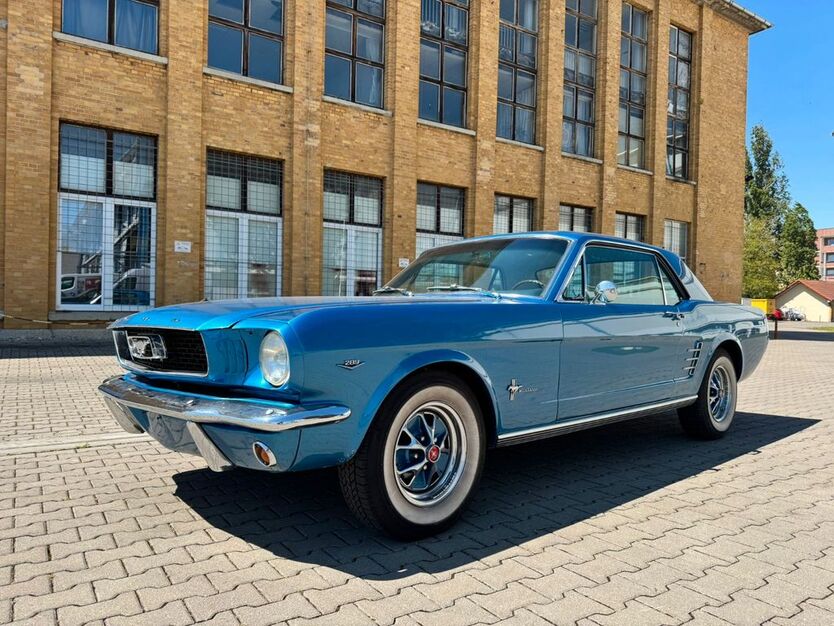 Ford Mustang 145.700 km 27.490 € Leipzig 04328