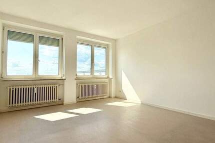 Wenn Träume wahr werden! Große 2,5-Zimmer-Wohnung mit Sonnenbalkon zum Wohlfühlen, neue Böden & Bad! 2 zimmer