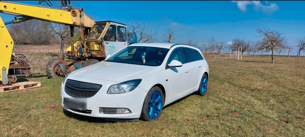 Opel Insignia 191.771 km 2.300 € Schwarzenberg 08340