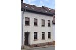 ruhig gelegenes Dreifamilienhaus mit Garagen , teilw. freiwerdend - Mehrfamilienhaus, Wohnhaus Kahla | Angebot:26095730