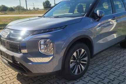 Mitsubishi Plug-in Hybrid Outlander 4.500 km 38.900 &euro; Eilenburg 04838