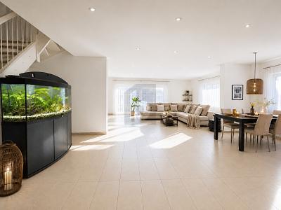 LUXURIÖSE DOPPELHAUSHÄLFTE MIT POOL - Doppelhaushälfte Bad Säckingen | Angebot:27098000