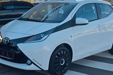 Toyota Aygo (X) 108.000 km 5.999 &euro; Berlin 12439