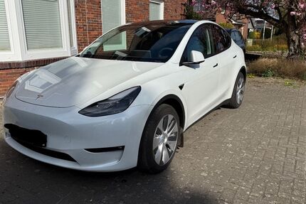 Tesla Model Y 8.000 km 38.000 &euro; Ganderkesee 27777