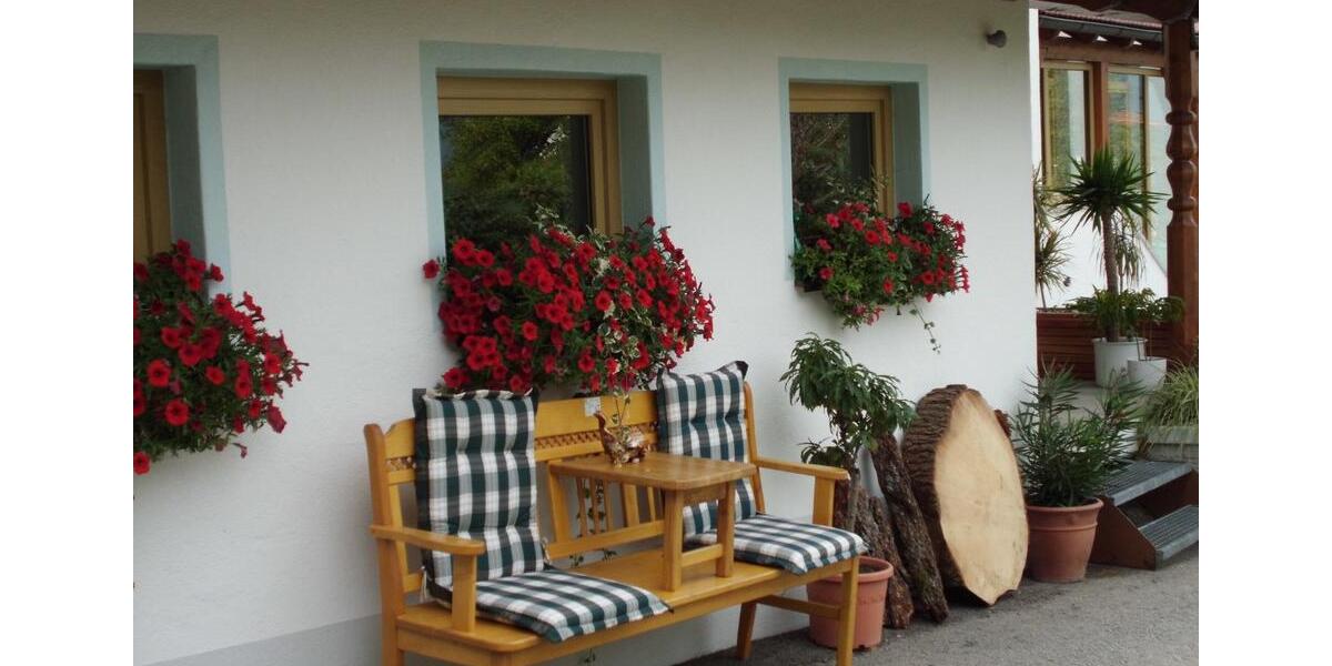 Erdgeschoßwohnung Hauzenberg - 2.5 Zimmer, 66 m&sup2;, 880&euro; | Angebot:24492319