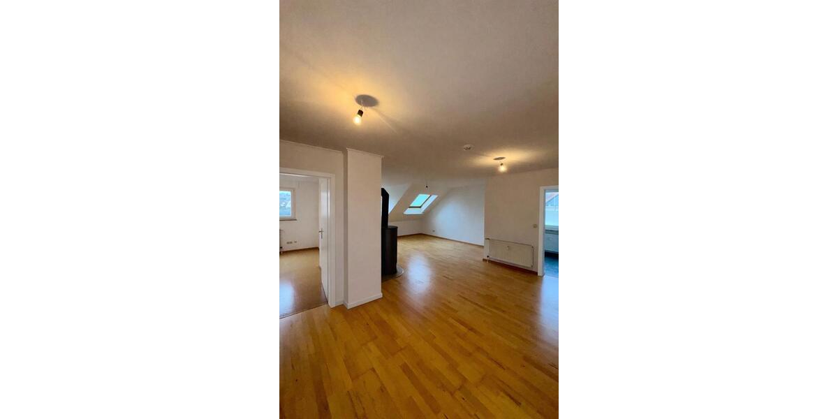 Renovierte 2ZKB Dachgeschosswohnung mit Kamin und Weitblick 2 zimmer