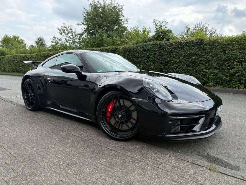 911