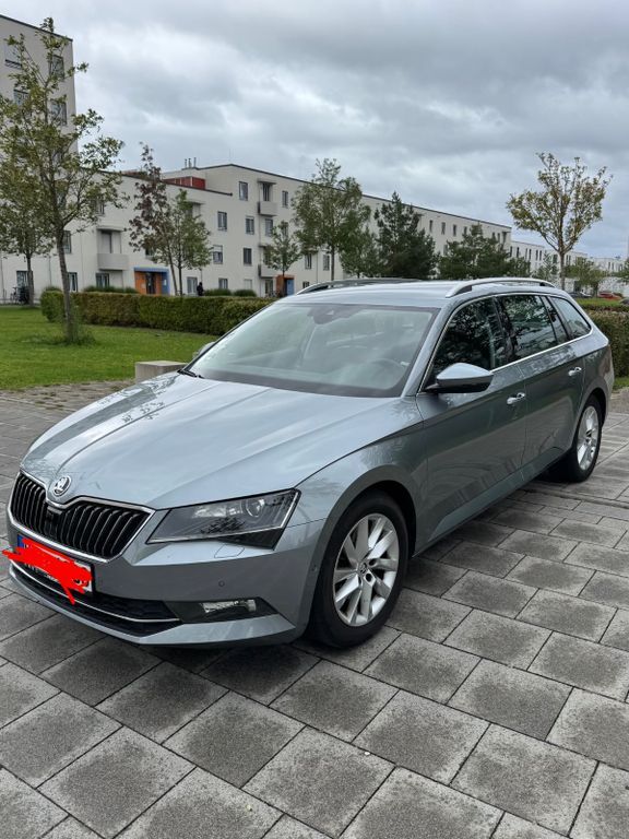 Skoda Superb 76.000 km 21.999 € München 81737