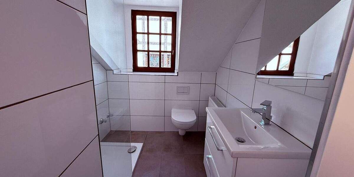 Gewerbeobjekt Köln Zündorf - 8 Zimmer, 234 m&sup2;, 3.000&euro; | Angebot:26346351