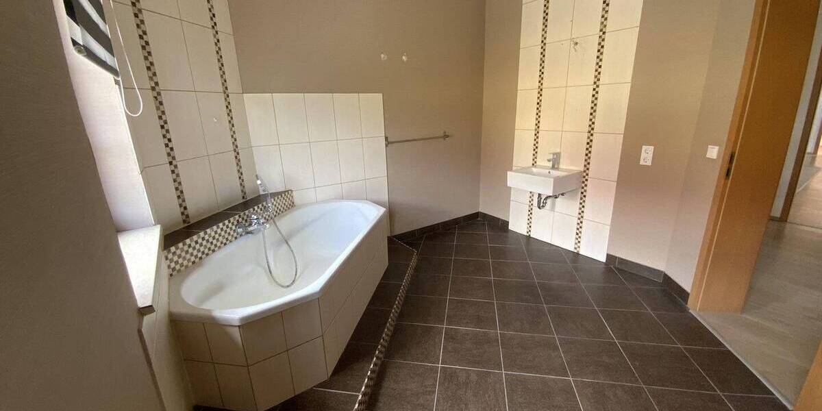 Einfamilienhaus Buttstädt - 4 Zimmer, 264 m&sup2;, 275.000&euro; | Angebot:25815816