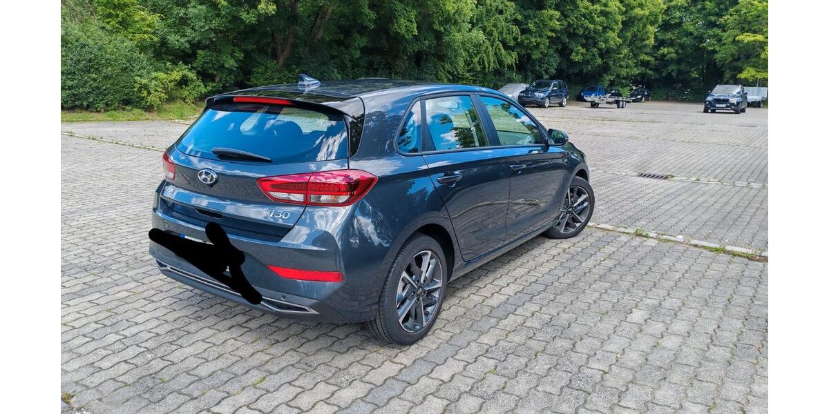 Hyundai i30 29.000 km 17.400 &euro; Roding 93426