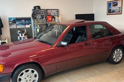 Mercedes-Benz 190 125.450 km 24.750 € Bremen 28777