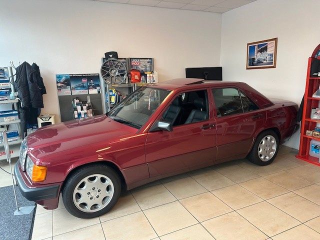 Mercedes-Benz 190 125.450 km 24.750 € Bremen 28777