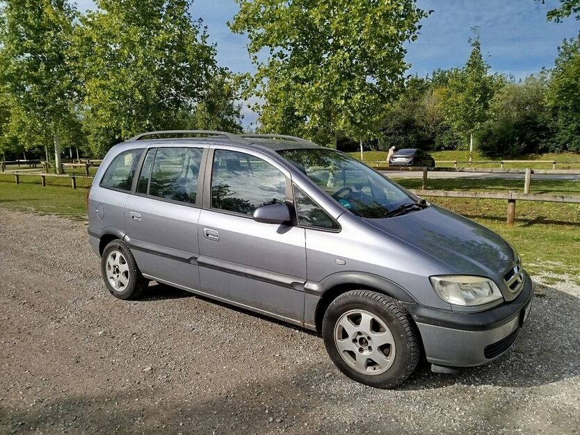 Opel Zafira 204.000 km 2.500 € Eching 85386