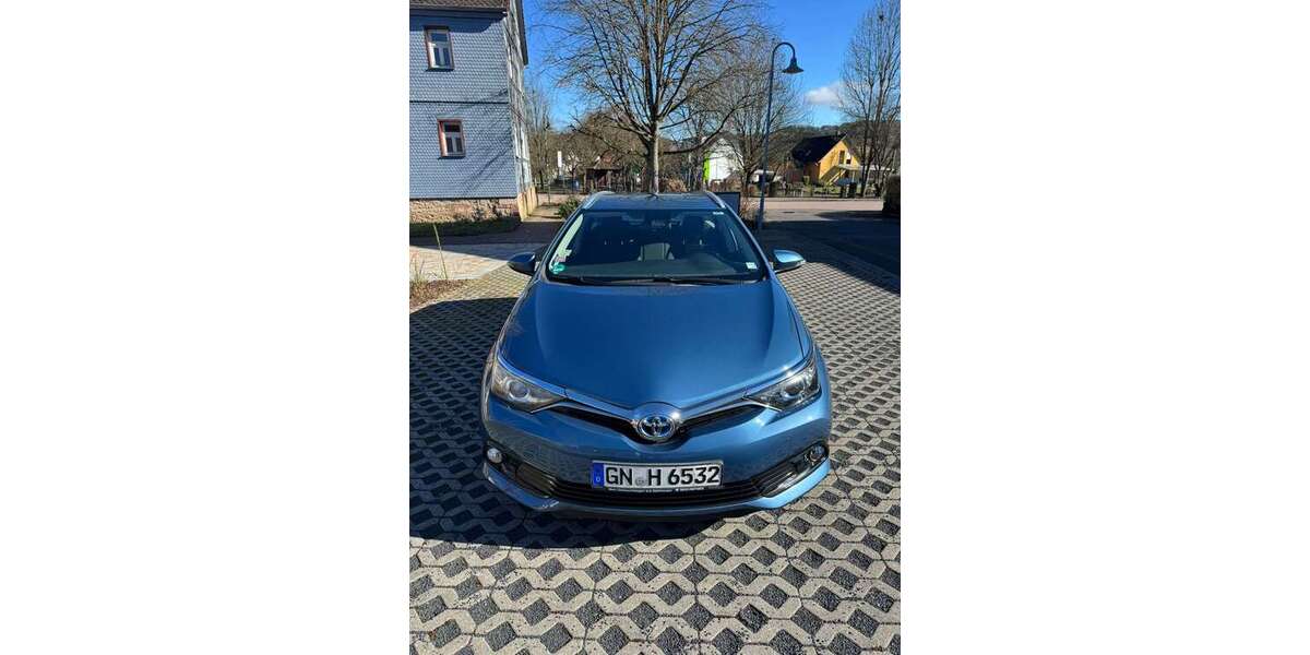 Toyota Auris 168.000 km 11.900 &euro; Brachttal 63636