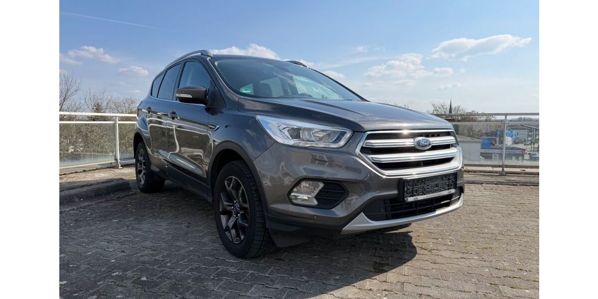 Ford Kuga 172.600 km 10.590 &euro; Wiesbaden 55252