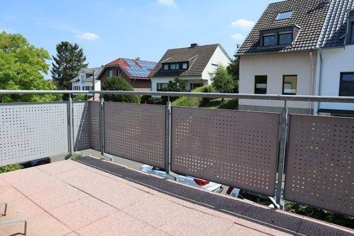 **Helle 2 Zimmerwohnung mit separatem Eingang und Balkon. Ausschließlich für den Einpersonenhaushalt!** 2 zimmer