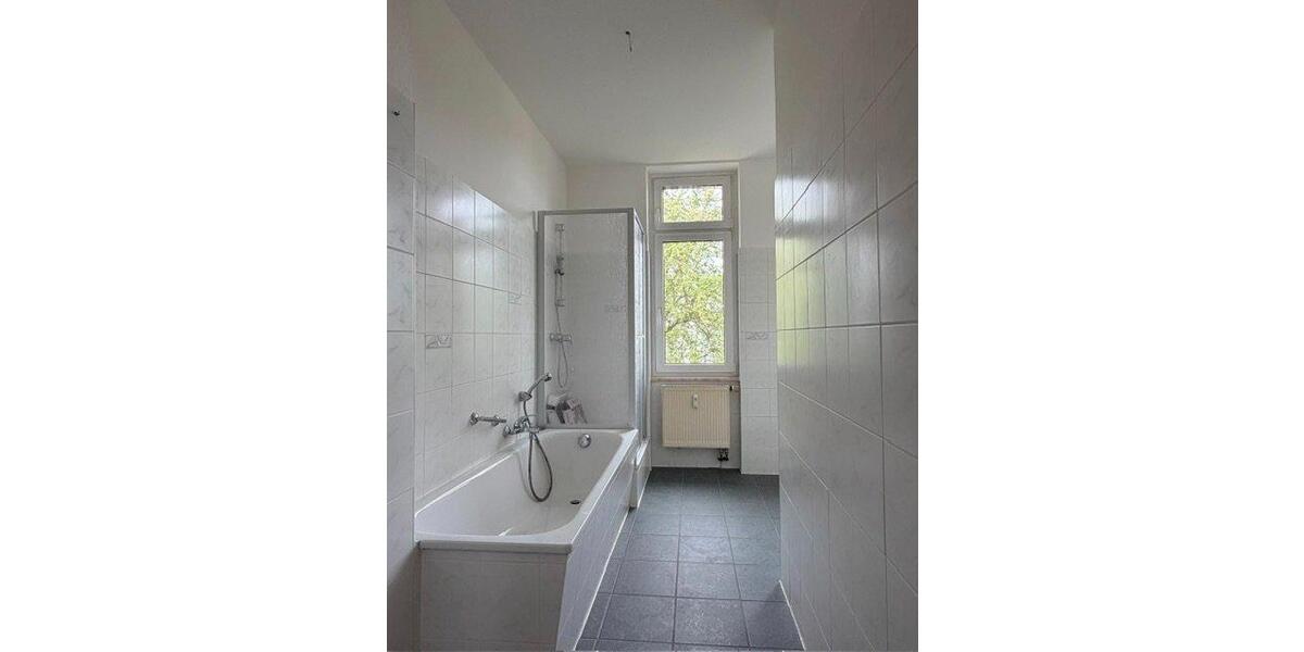 Etagenwohnung Eisenach - 3 Zimmer, 101 m&sup2;, 915&euro; | Angebot:26534036