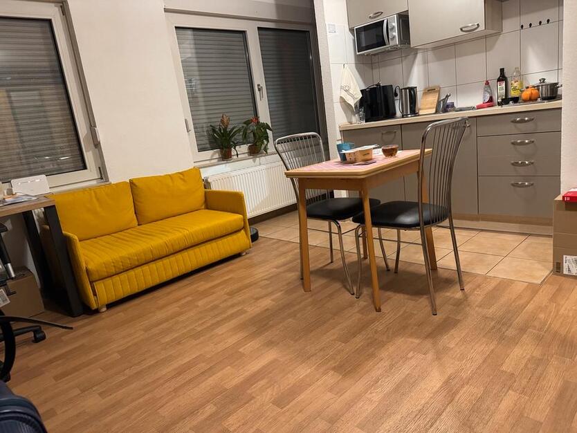 Eine voll möblierte 1 Raum-Wohnung in Dieburg zimmer