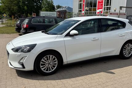 Ford Focus 162.000 km 9.990 &euro; Stelle 21435
