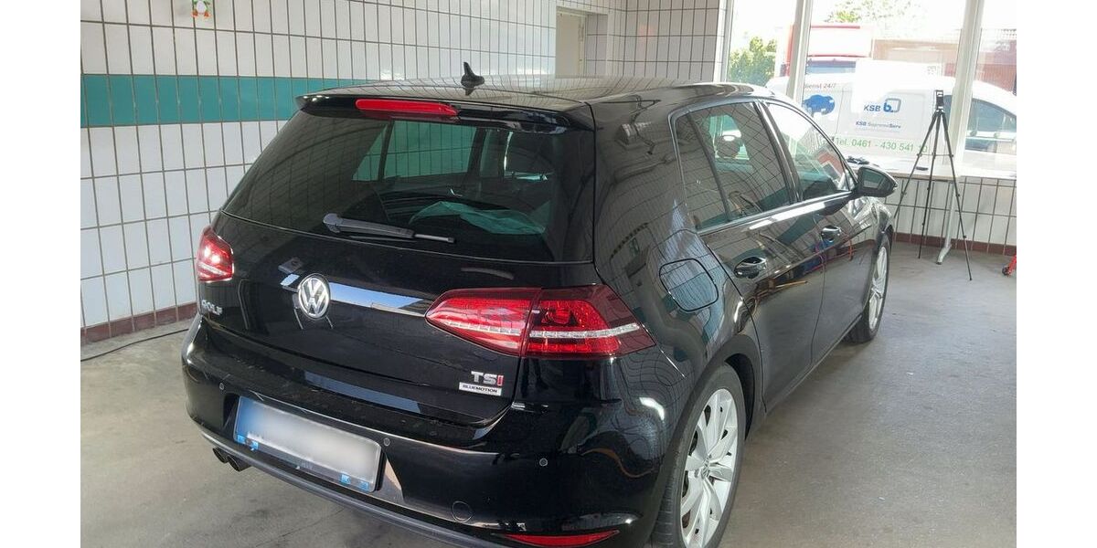 VW Golf 142.533 km 7.950 &euro; Böbing 82389