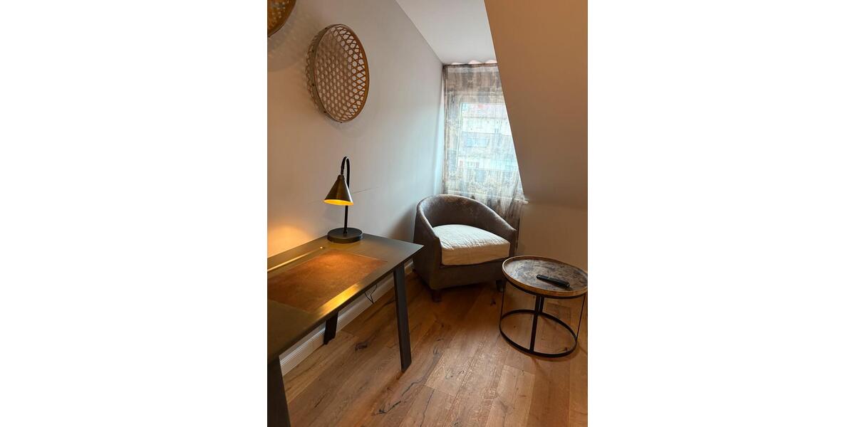 Dachgeschoßwohnung Esslingen am Neckar Oberesslingen - 1 Zimmer, 19 m&sup2;, 590&euro; | Angebot:26679243