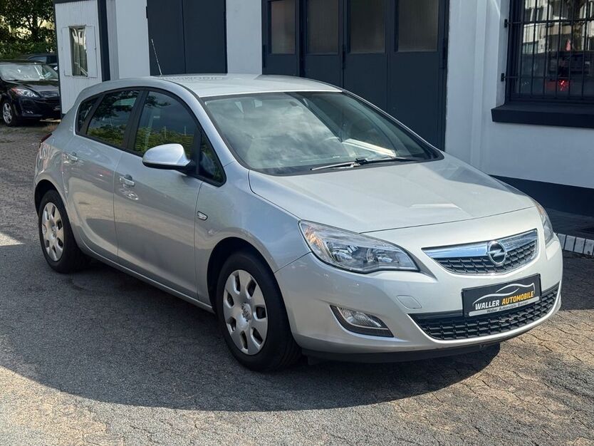Opel Astra 131.000 km 5.990 € Bremen 28219