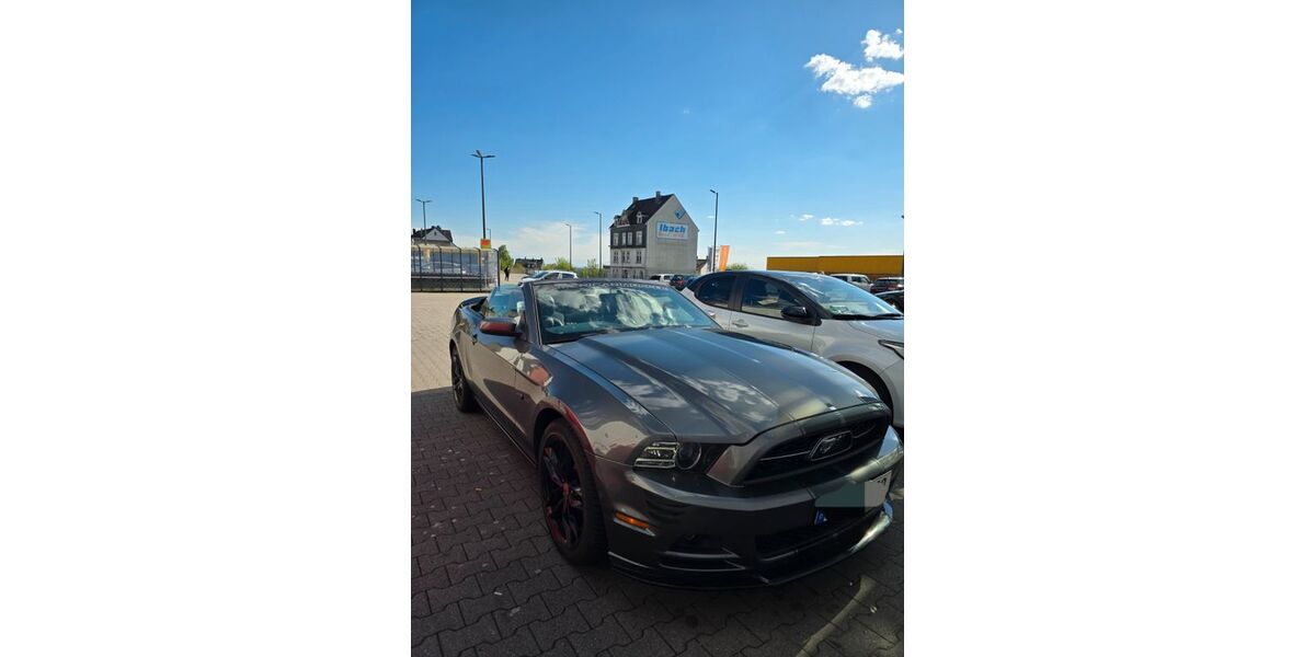 Ford Mustang 120.000 km 16.500 &euro; Remscheid 42857