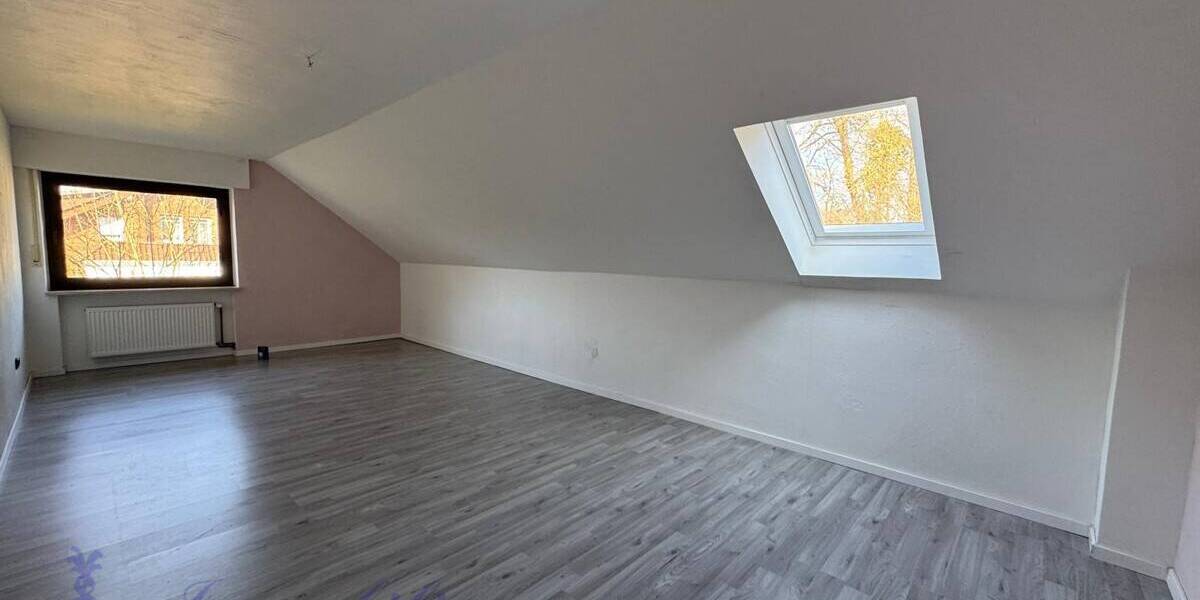 Einfamilienhaus Lage Hörste - 8 Zimmer, 250 m&sup2;, 1.600&euro; | Angebot:26545492