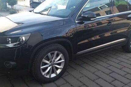 VW Tiguan 91.000 km 14.500 € Düsseldorf 40589