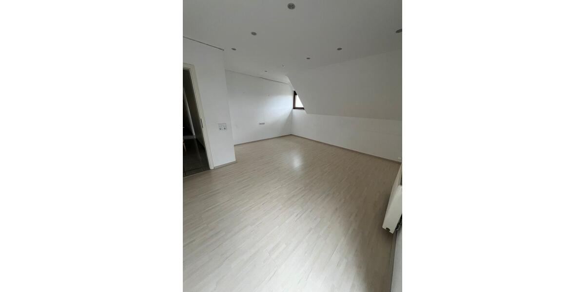 Dachgeschoßwohnung Wittlich - 3 Zimmer, 90 m&sup2;, 1.200&euro; | Angebot:26651645