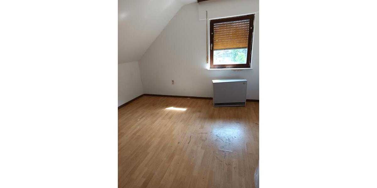 Einfamilienhaus Idar-Oberstein Oberstein - 7 Zimmer, 151 m&sup2;, 130.000&euro; | Angebot:26818568