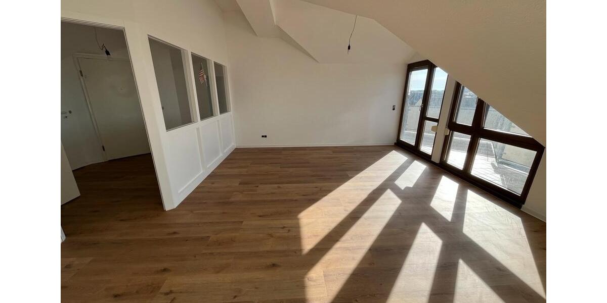 Dachgeschoßwohnung Linkenheim-Hochstetten Hochstetten - 3 Zimmer, 87 m&sup2;, 275.000&euro; | Angebot:23792960