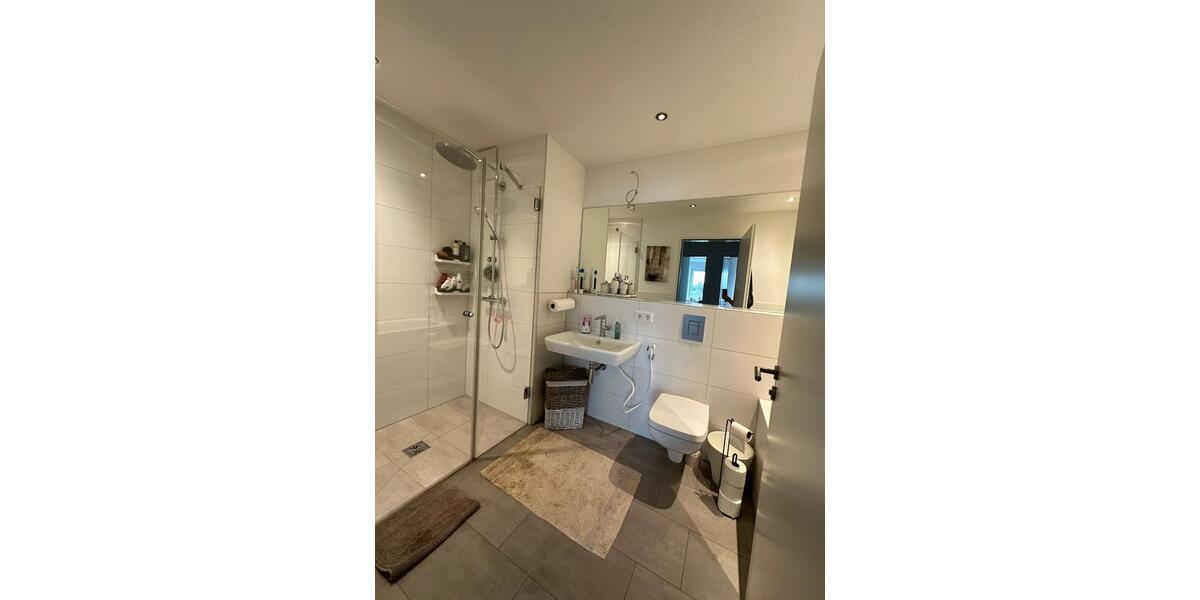 Etagenwohnung Monheim am Rhein - 3 Zimmer, 95 m&sup2;, 2.200&euro; | Angebot:26380582