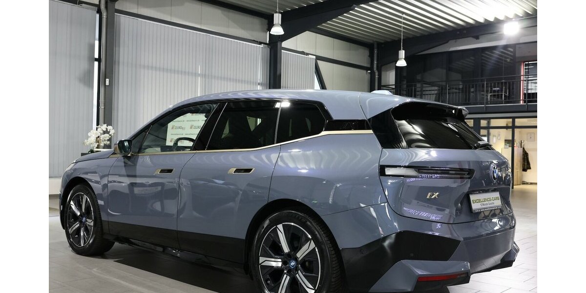 BMW iX 40 xDrive SPORT TITAN GLAS STORM EINZELSTÜCK 79.000 km 40.991 &euro; Hamm 59077