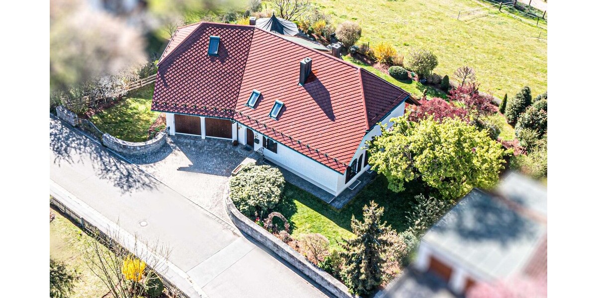 Ein Zuhause, das berührt: Exklusives Anwesen mit Traumgarten & Südterrasse in Roding - Einfamilienhaus Roding | Angebot:26490952
