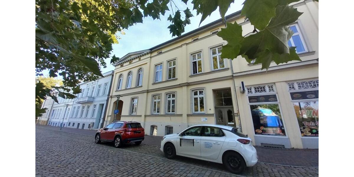 Etagenwohnung Güstrow - 3 Zimmer, 91 m&sup2;, 700&euro; | Angebot:25431922