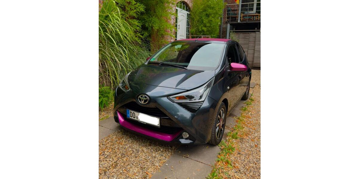 Toyota Aygo (X) 49.886 km 16.300 &euro; Dortmund 44269