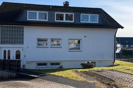 Haus Wipperfürth - 8 Zimmer, 230 m&sup2;, 485.000&euro; | Angebot:25323661