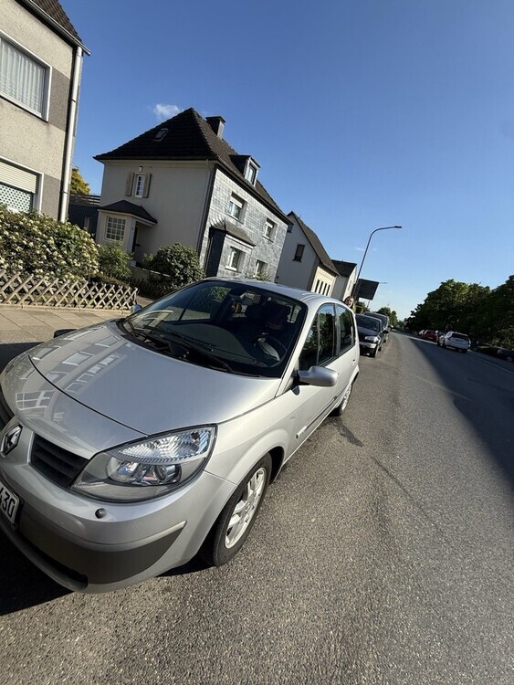 Renault Scenic 115.000 km 3.999 € Heiligenhaus 42579