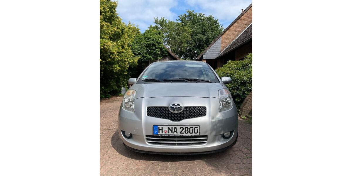 Toyota Yaris 174.000 km 1.500 &euro; Isernhagen 30916