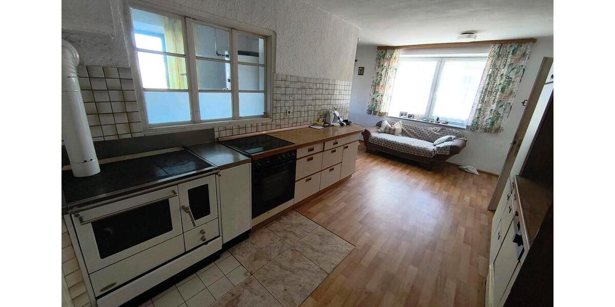 Bauernhaus, Landhaus Eggenfelden - 9 Zimmer, 400 m&sup2;, 1.500&euro; | Angebot:26134944